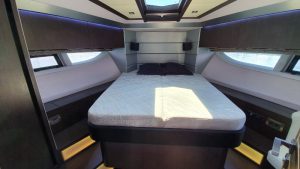 Galeon700Skydeckintfotos19 800x450 800x450